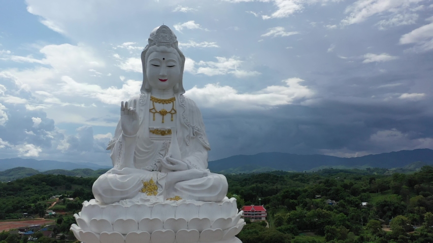 Звук на горе big Buddha в Тайланде