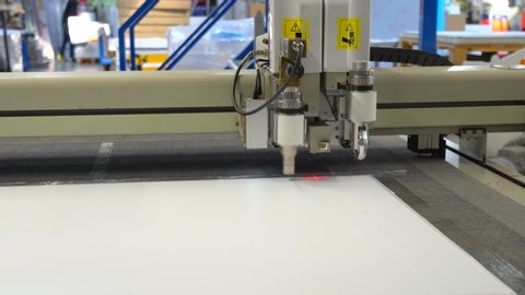 Digital cnc corrugated cardboard vibration knife cutting machine