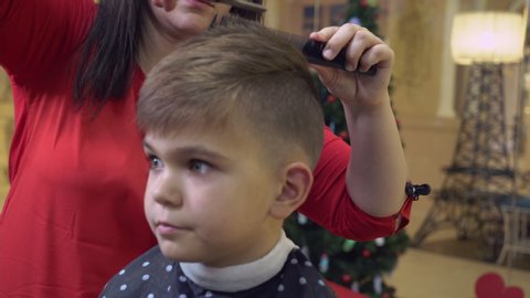 Funny Little Boy In Barber Stockvideos Filmmaterial 100 Lizenzfrei Shutterstock