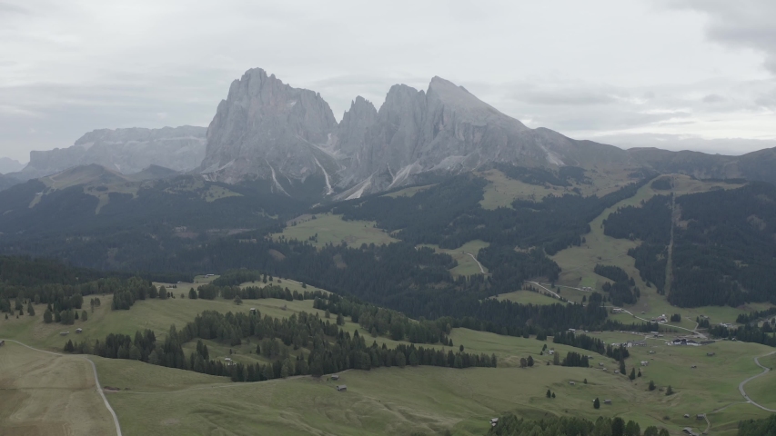 Alpi Di Siusi Alpine Meadow 스톡 동영상 비디오(100% 로열티 프리) 1038642092 | Shutterstock