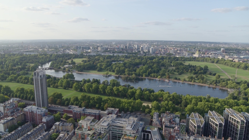 Aerial establishing shot of central London featuring Hyde Park Royalty-Free Stock Footage #1038696968