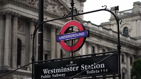 London Underground Sign At Piccadilly Stockvideos Filmmaterial 100 Lizenzfrei Shutterstock