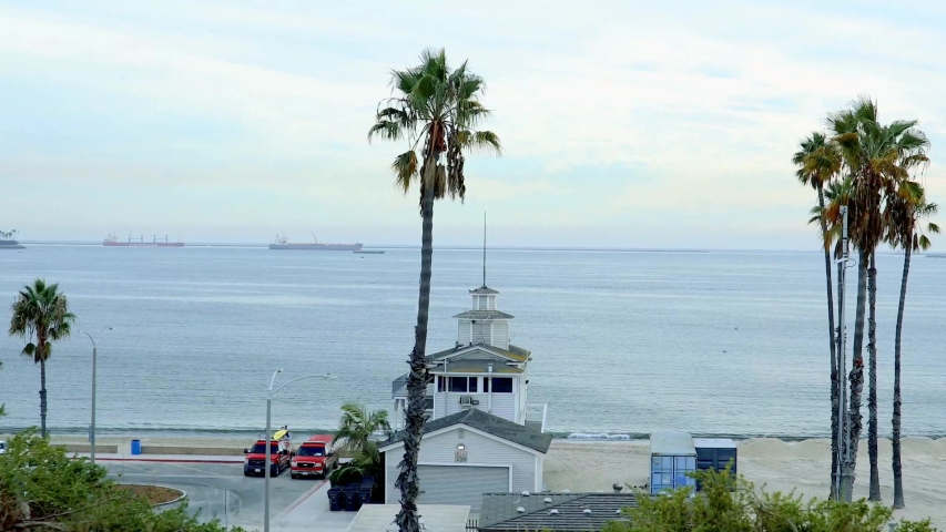 Long Beach Lifeguards Headquarters from Bluff Park - Ocean & Cherry Beach - Pacific Ocean, Southern California, Museum of Art, Long Beach, Bluff, 562, Downtown, Queen Mary, Jogger