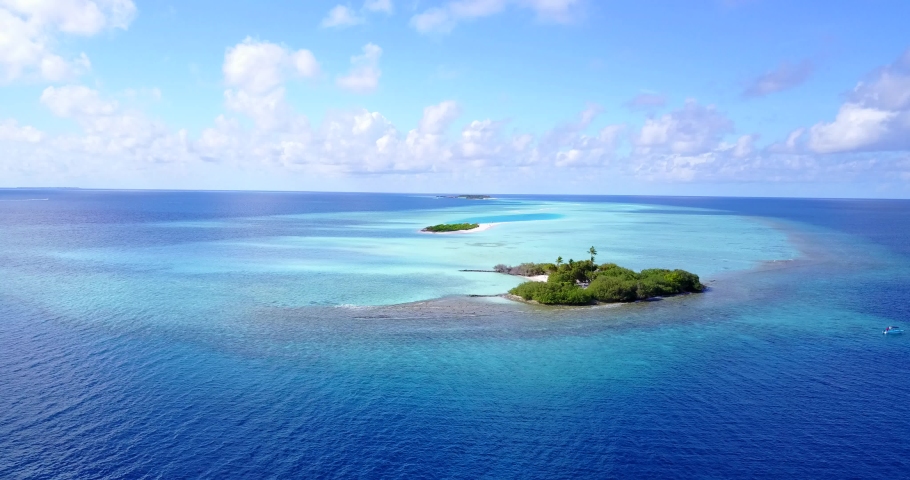 Panoramic of the beach and ocean in the Maldives image - Free stock ...