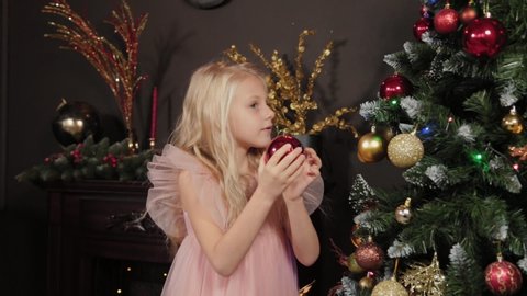 Young Asian Child Placing Candy の動画素材 ロイヤリティフリー Shutterstock