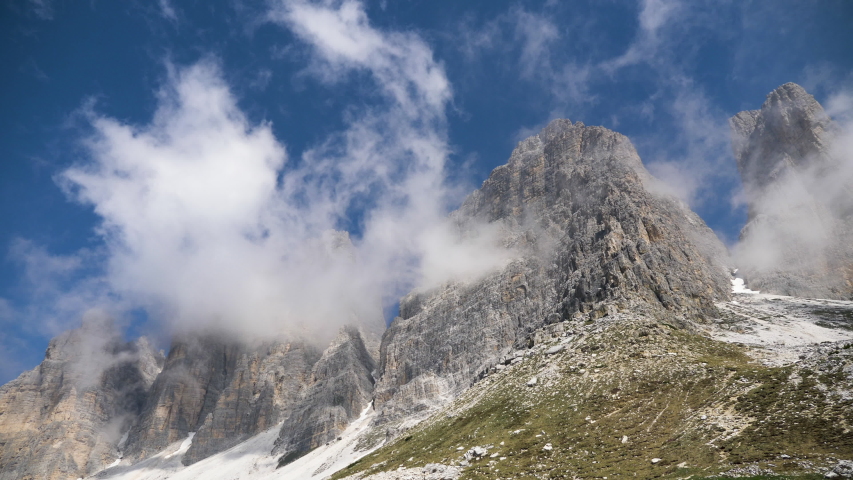 Clouds Rising from Peaks of 스톡 동영상 비디오(100% 로열티 프리) 1040466380 | Shutterstock