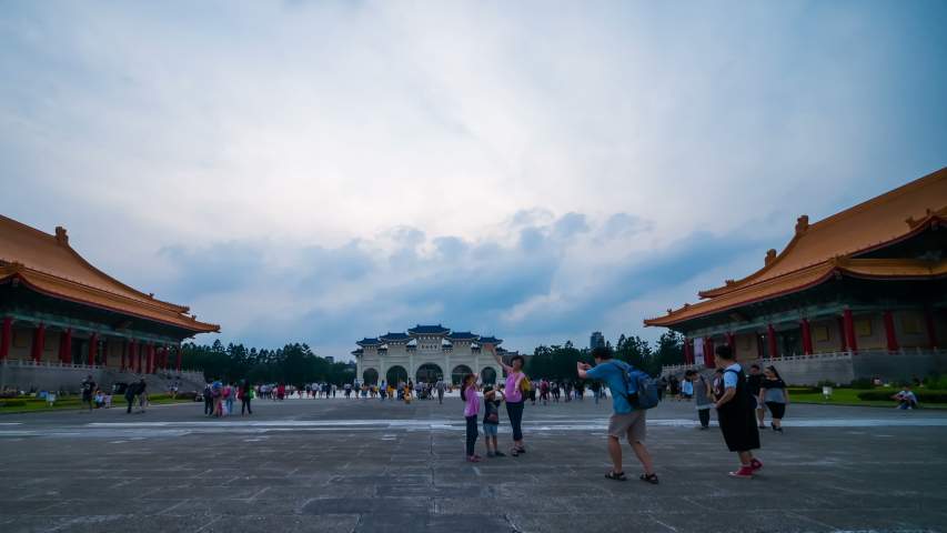 Time-lapse of Liberty Square of Chiang Kai-Shek Memorial Hall at night in Taipei, Taiwan. the famous landmark