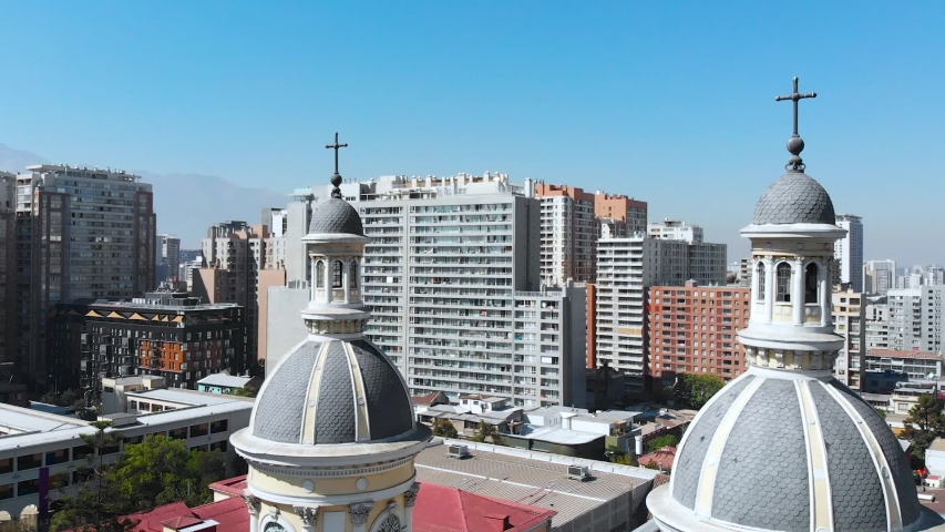 Catholic church of the Colegio San Ignacio, Temple (Santiago, Chile) aerial view