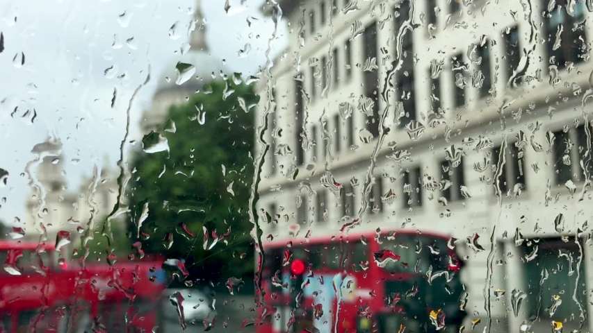 Seen through glass. Клип а где то Лондонский. А где-то Лондонский дождь