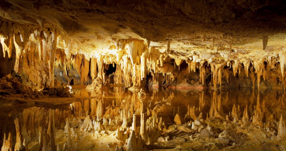 Cave Stalacpipe, Stalagmites, Luray Caverns Royalty-Free Stock Footage #1042340503