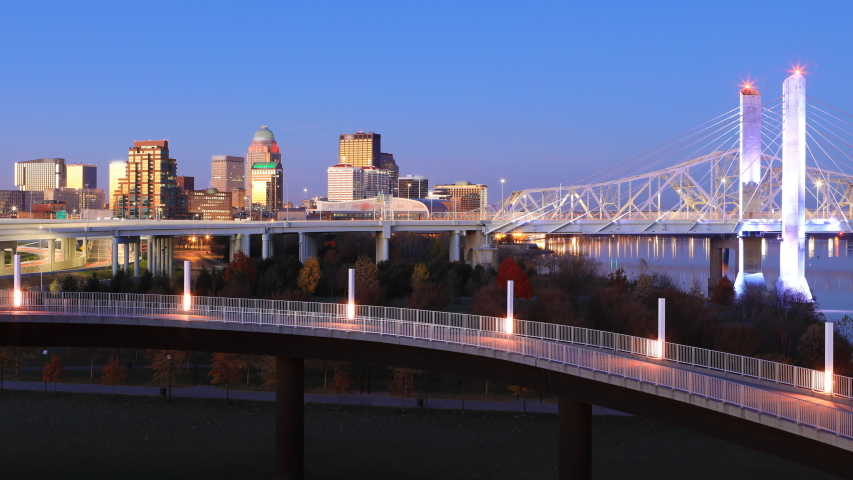 Looping day to night timelapse of Louisville, United States 4K
