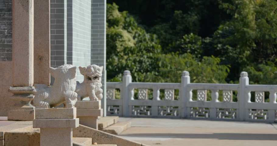 Woman visits Traditional Chinese temple 