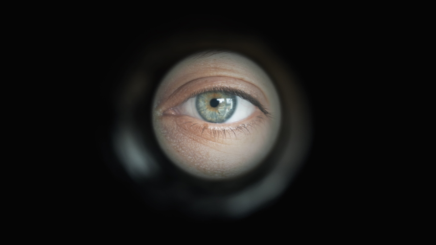 how to look through a peephole