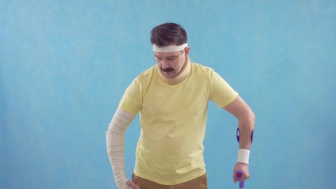 55 Funny Injured People Stock Video Footage - 4K and HD Video Clips |  Shutterstock