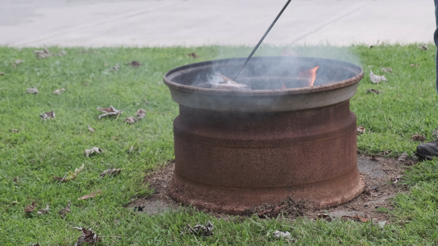 Fire Pit Smoke Large Tire Stock, How To Make A Tire Rim Fire Pit