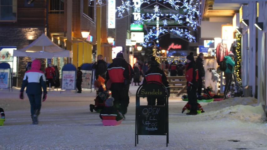 levis in select citywalk