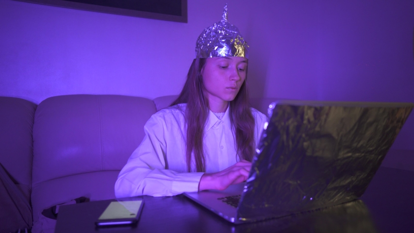 Woman in Tin Foil Hat Stock Footage Video (100% Royalty-free) 1044252280 |  Shutterstock