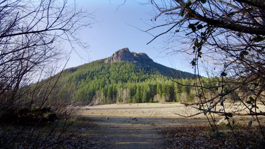 Mountain View Wide shot - Rattlesnake Ledge 