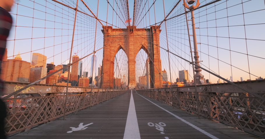 Over path. Бруклин 100. Over the Brooklyn Bridge. NYC Manhattan Summer walk Dumbo, Brooklyn Bridge, City Hall & broad.