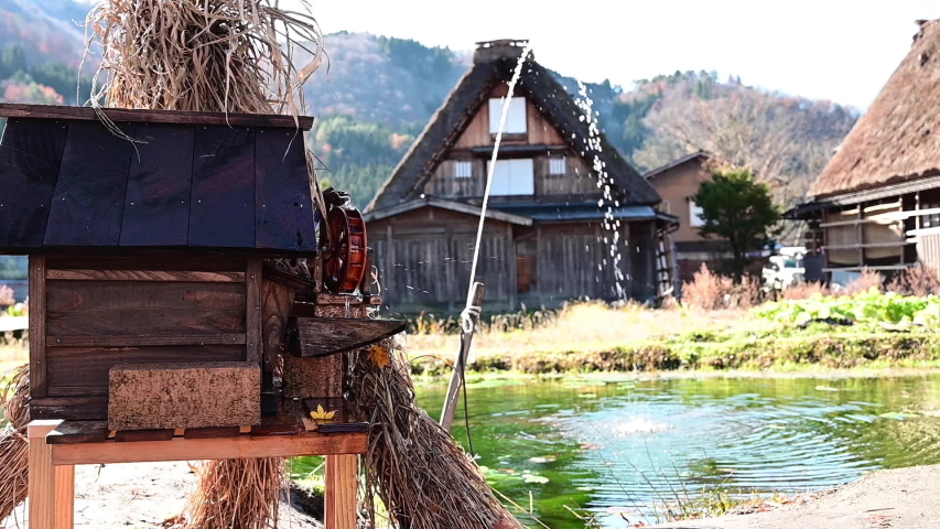 Water turbine model that flows into natural ponds