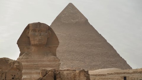 Great Sphinx of Giza and pyramid of Khafre, Cairo, Egypt