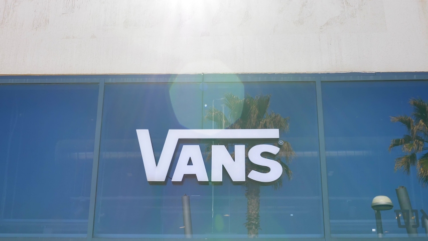 vans woodland mall