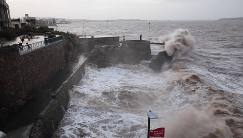 WESTON-SUPER-MARE, SOMERSET-FEBRUARY 10TH 2020 : Storm Ciara brought high winds and big waves to the west of England coast at Madeira Cove Anchor Head Weston-s-Mare on Monday 10th February 2020