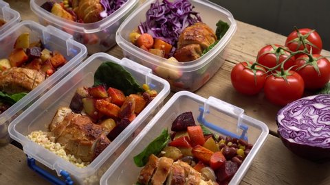 Preparing meals ahead. Lunch Portion Control Containers. Weekend healthy meal prep lunches. Oven-Ready and Pre-Prepped meals. Meal delivery service. Organic produce. Food Storage Bento Box Stockvideo
