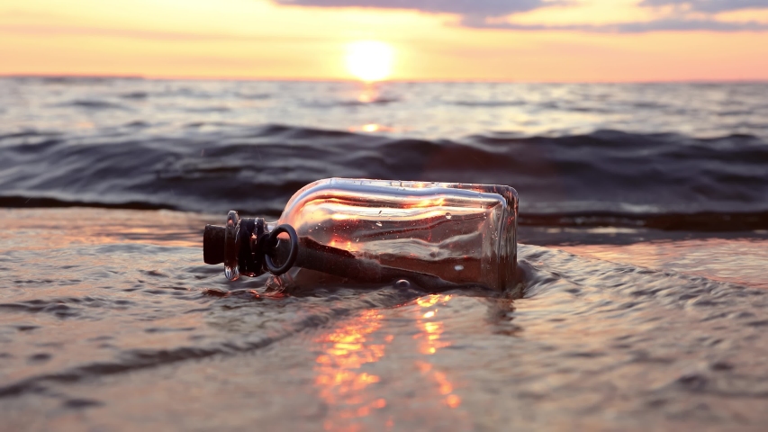 Help Message in a bottle image - Free stock photo - Public Domain photo ...