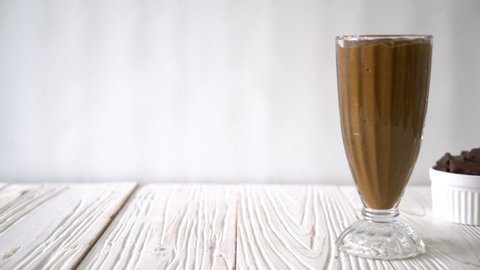 chocolate milkshake smoothie in glass