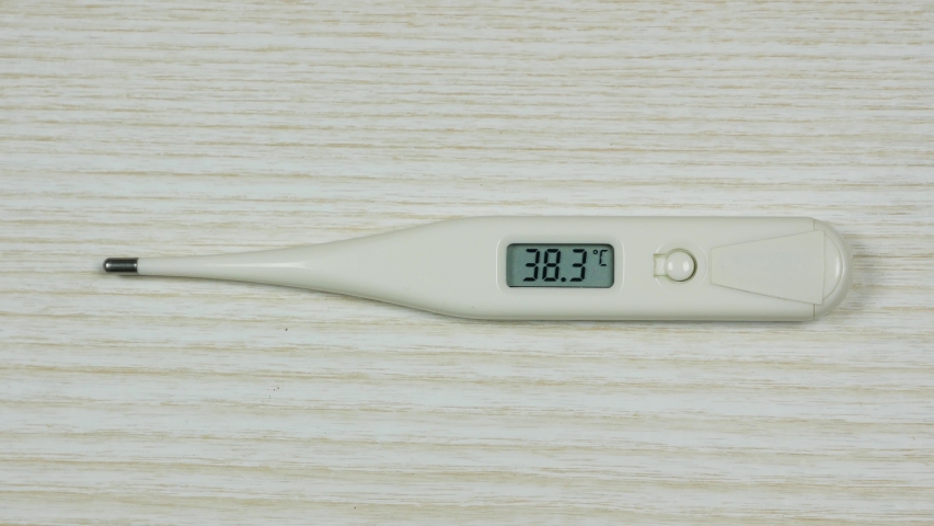 rising body temeperature on thermometer fever: стоковое видео (без лицензио...
