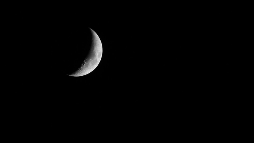 atlanta moon waxing crescent december: vídeo stock (100% livre de direitos)...