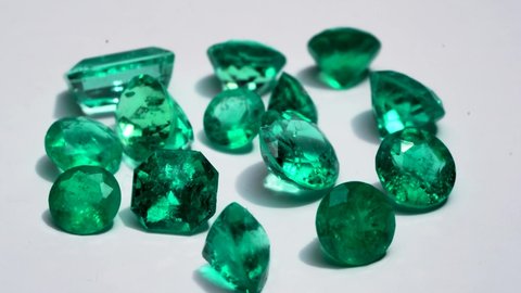 emerald crystals  gemstone for jewelry , stone and gem natural