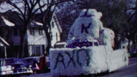 CHEYENNE COUNTY KANSAS-1958: Parade With College Fraternity Sorority Floats
