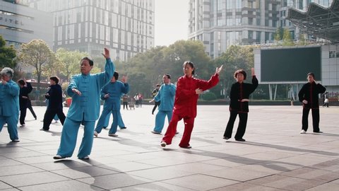 2016/04/08, China, Shanghai, Tai Chi Classes on the street