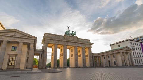Berlin Germany time lapse 4K, city skyline sunset timelapse at Brandenburg Gate (Brandenburger Tor)