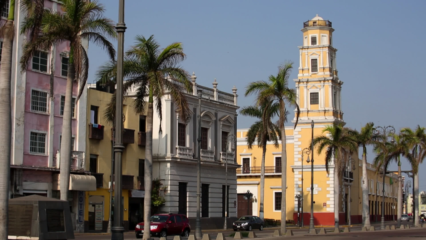 Street level view of the historic downtown district of Heroica Veracruz, Mexico.