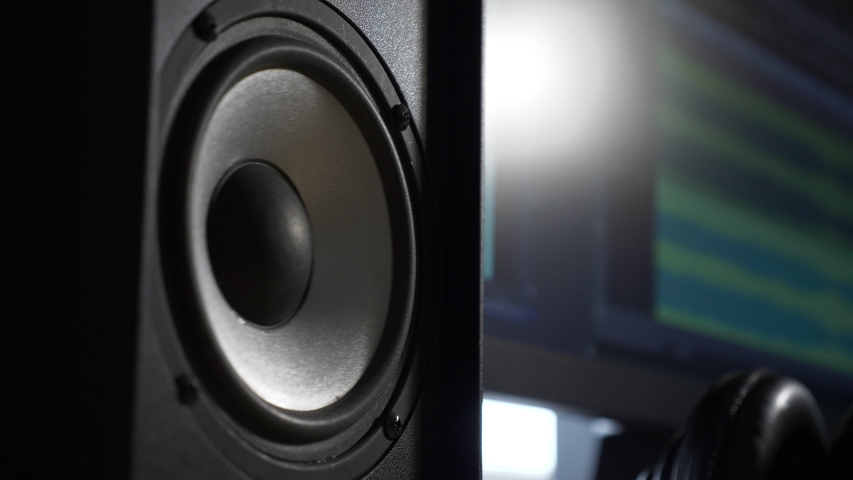 Focal sm9. Hk audio contour ct 108. Спикер фото. Немецкие мониторы для студии. Фокал мониторы.