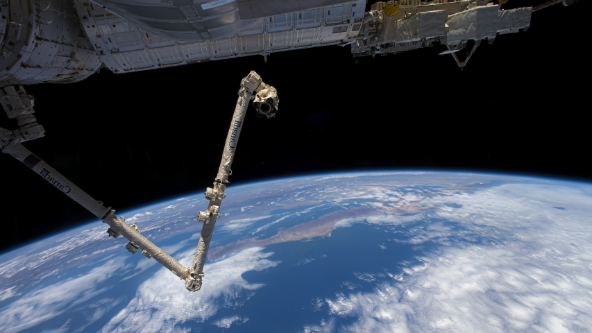 ISS Beautiful time lapse of over the Earth from International Space Station behind a window from California to Quebec. Earth maps and images courtesy by Nasa. 