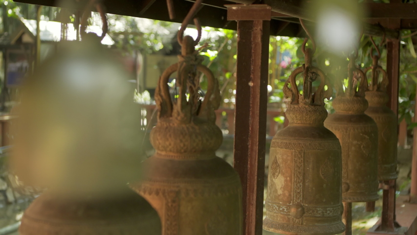 Old Rusty Bell image - Free stock photo - Public Domain photo - CC0 Images