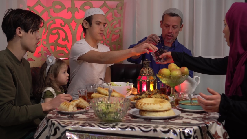 ramadan mubarak muslim family home together Stock Footage Video (100% ...