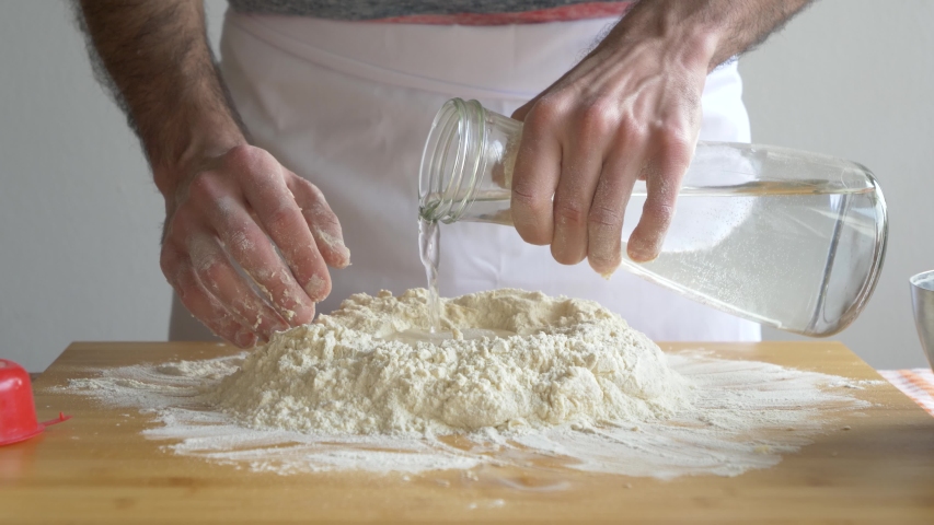 Кок на корабле для детей. Готовка еды с водой. Шеф повар ресторана ван гог пермь. Мука и вода. Питание на корабле.