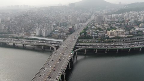Road traffic in Hannam Bridge, Gangbyeonbuk ro, Hannam dong, Seoul, Korea, May 16, 2020 afternoon