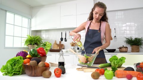 Sporty Young Woman Preparing Healthy Food Stock Photo 772800382 ...