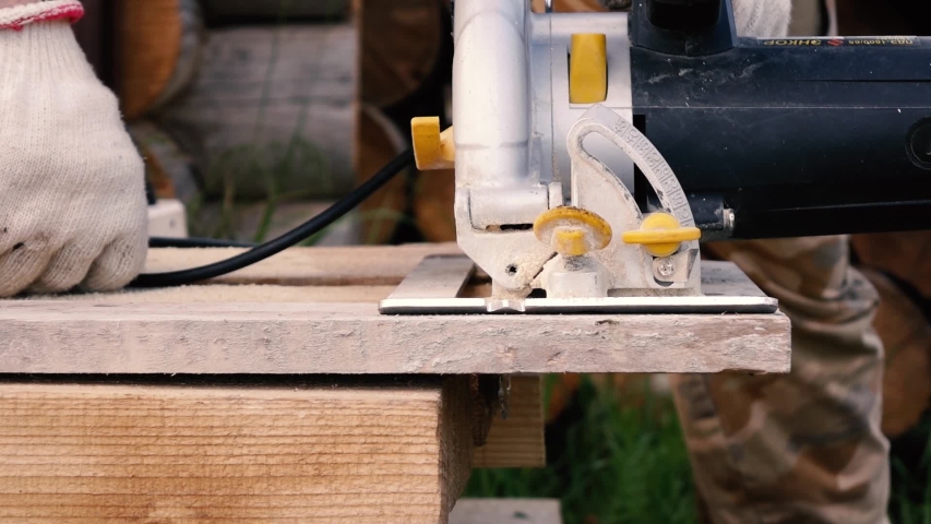 Man working the Sawmill image - Free stock photo - Public 