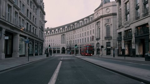 Bus driving in empty London streets during Covid19