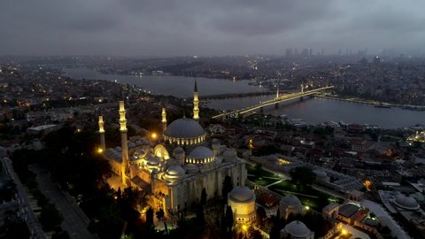 Istanbul Suleymaniye  Mosque Morning Aerial View.
Istanbul / Turkey
4k Drone footage
