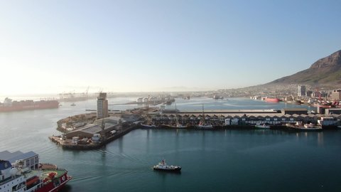 CAPE TOWN. SOUTH AFRICA. Port. Berth. Ships. Freights. Dock. Container