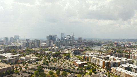 Nashville, TN Drone Footage Flying towards Downtown