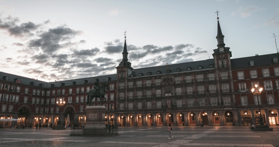 Plaza Mayor in Madrid, Spain image - Free stock photo - Public Domain ...